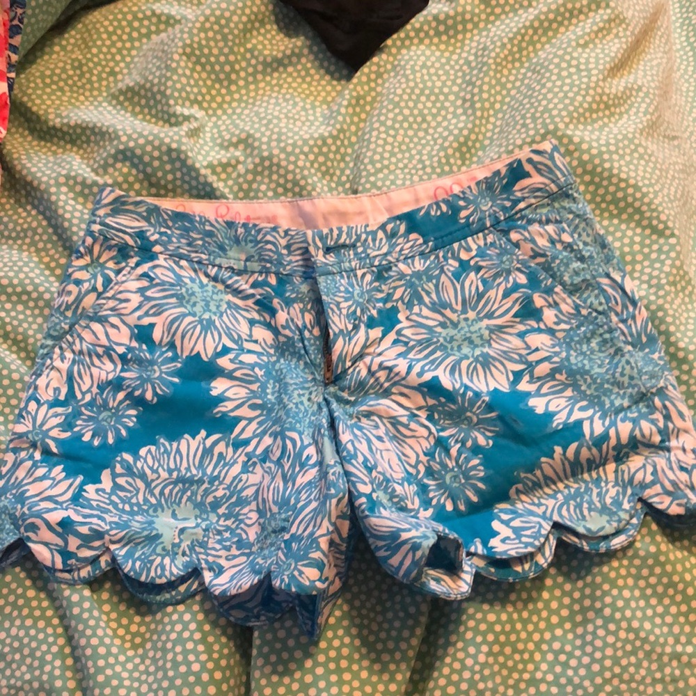 Lilly Pulitzer shorts size 00– perfect condition